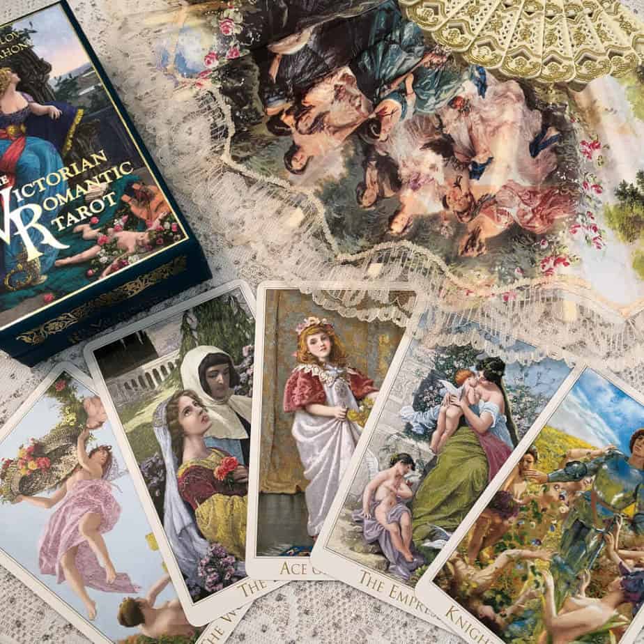 Bộ bài của năm 2006 do cộng đồng tarot lớn nhất thế giới Aeclectic bình chọn đó ạ - Top 8 Bộ Bài Tarot MẠ VÀNG - MẠ BẠC Sang Chảnh Đang HOT Trong Cộng Đồng Hiện Nay Bộ bài của năm 2006 do cộng đồng tarot lớn nhất thế giới Aeclectic bình chọn đó ạ