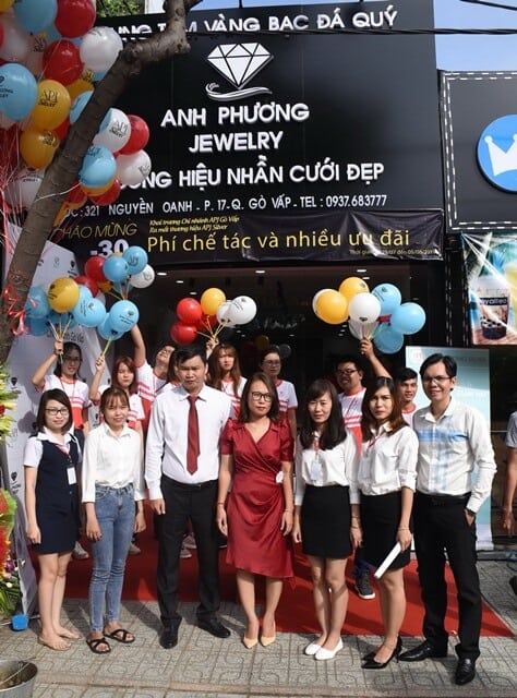 - Top 10 Địa Chỉ Mua Nhẫn Cưới "Đẹp Mê Hồn" Dành Cho Các Cặp Đôi Ở HCM - Top 10 Địa Chỉ Mua Nhẫn Cưới "Đẹp Mê Hồn" Dành Cho Các Cặp Đôi Ở HCM