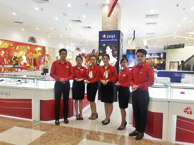 - Top 10 Địa Chỉ Mua Nhẫn Cưới "Đẹp Mê Hồn" Dành Cho Các Cặp Đôi Ở HCM - Top 10 Địa Chỉ Mua Nhẫn Cưới "Đẹp Mê Hồn" Dành Cho Các Cặp Đôi Ở HCM
