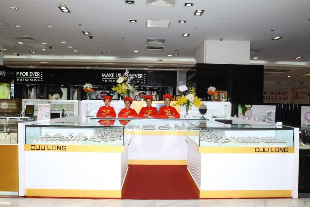 - Top 10 Địa Chỉ Mua Nhẫn Cưới "Đẹp Mê Hồn" Dành Cho Các Cặp Đôi Ở HCM - Top 10 Địa Chỉ Mua Nhẫn Cưới "Đẹp Mê Hồn" Dành Cho Các Cặp Đôi Ở HCM