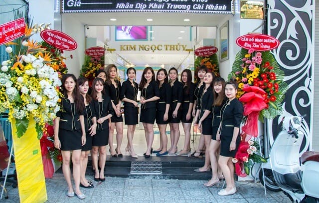 - Top 10 Địa Chỉ Mua Nhẫn Cưới "Đẹp Mê Hồn" Dành Cho Các Cặp Đôi Ở HCM - Top 10 Địa Chỉ Mua Nhẫn Cưới "Đẹp Mê Hồn" Dành Cho Các Cặp Đôi Ở HCM