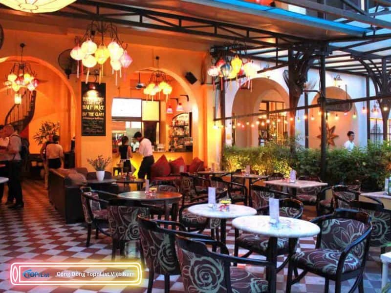 Nhà hàng Pháp lãng mạn nhất tại HCM (Sài Gòn) - Top 5 Nhà Hàng Pháp Nổi Tiếng Lãng Mạn Tại TPHCM Nhà hàng Pháp lãng mạn nhất tại HCM (Sài Gòn)