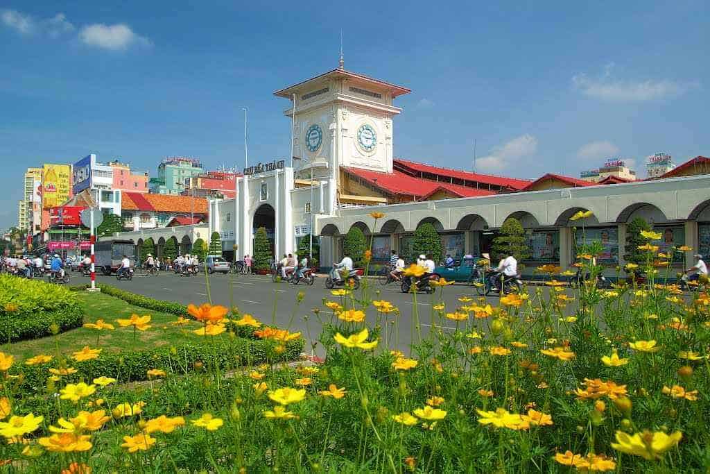 - Top 12 Địa Điểm Bạn Nhất Định Phải Ghé Khi Đến Quận 1