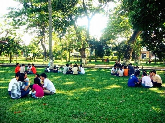 - Top 4 Công Viên Là Lá Phổi Xanh Giữa Thành Phố Hồ Chí Minh