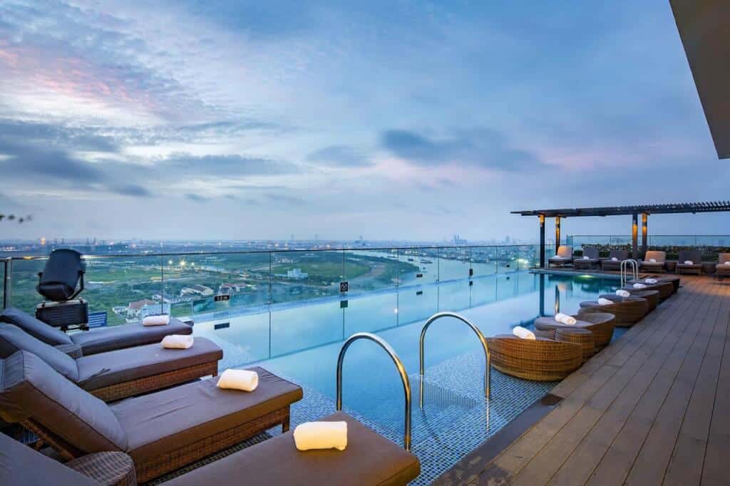 - Top 10 Bể Bơi Sang Chảnh Bậc Nhất Sài Gòn