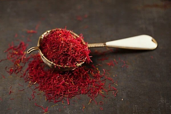 - Top 10 Tác Dụng Của Nhụy Hoa Nghệ Tây Cho Làm Đẹp và Sức Khỏe