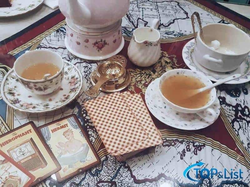 Top 5 Quán Cà Phê - Trà Trải Bài Tarot Tình Duyên Cực Chuẩn Xác Tại HCM