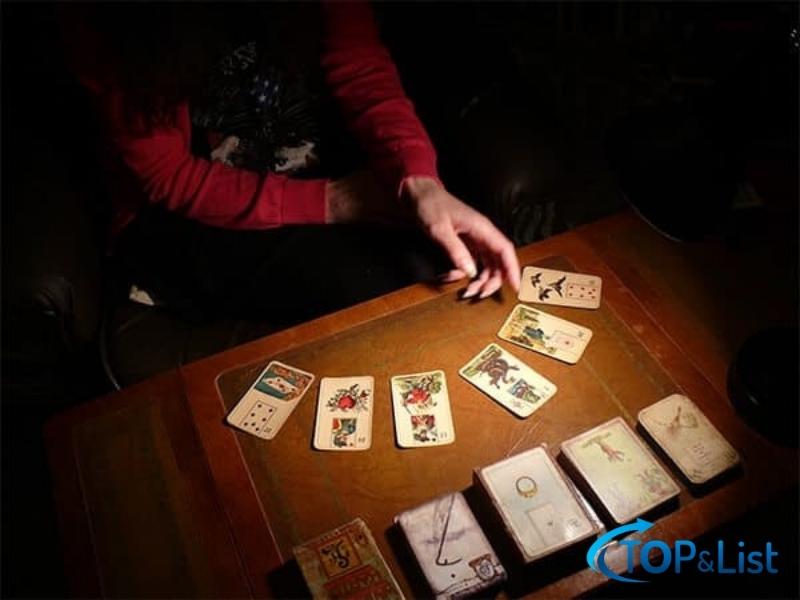 6 Lời Khuyên Cho Một Buổi Xem Tarot Thành Công